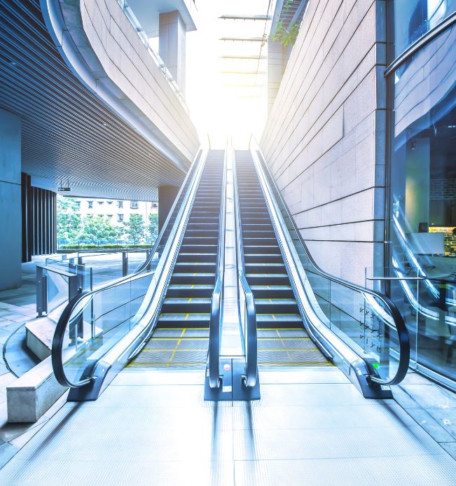 hospital escalator in uae